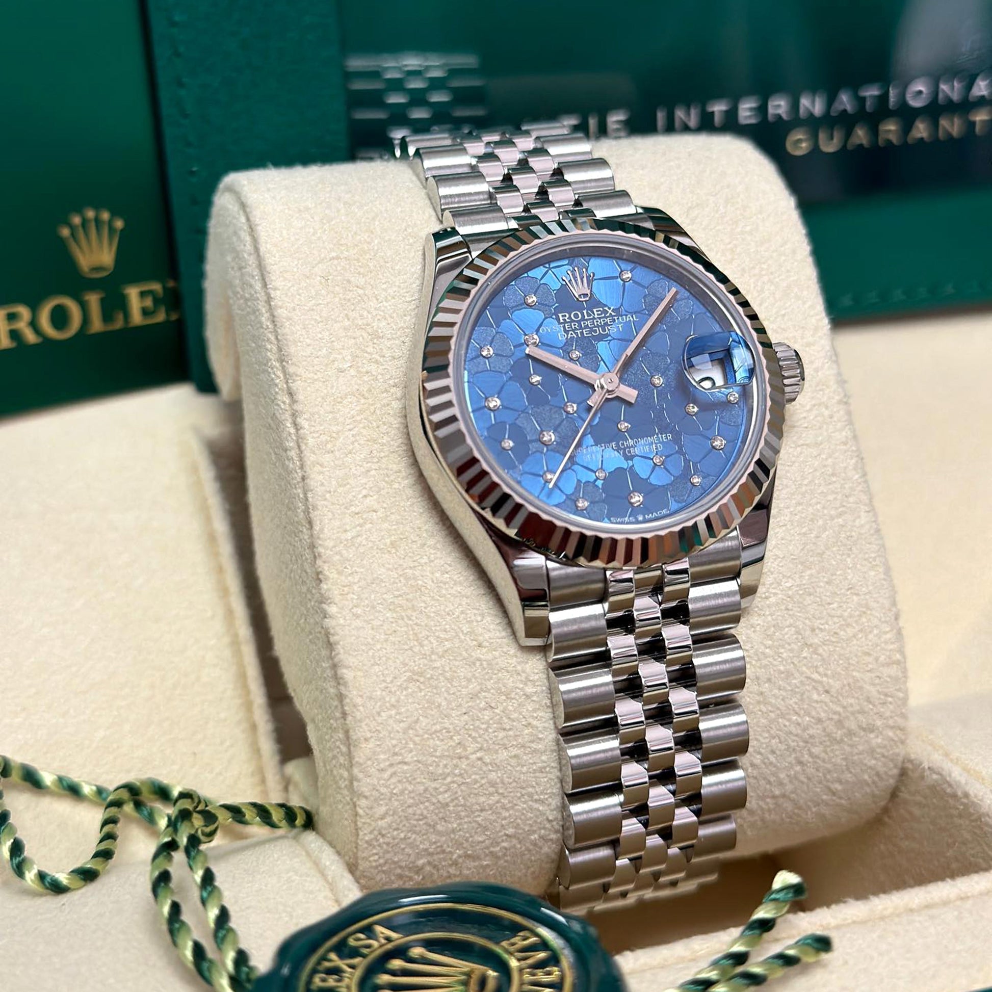 Rolex Datejust 31mm, Oystersteel and 18k White Gold and Diamonds, Ref# 278274-0036