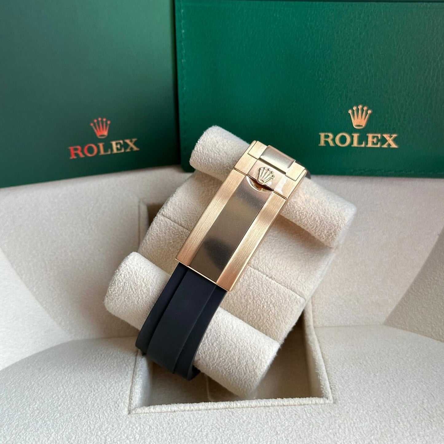 Rolex Cosmograph Daytona 40mm, 18k Yellow Gold, Ref# 126518ln-0008