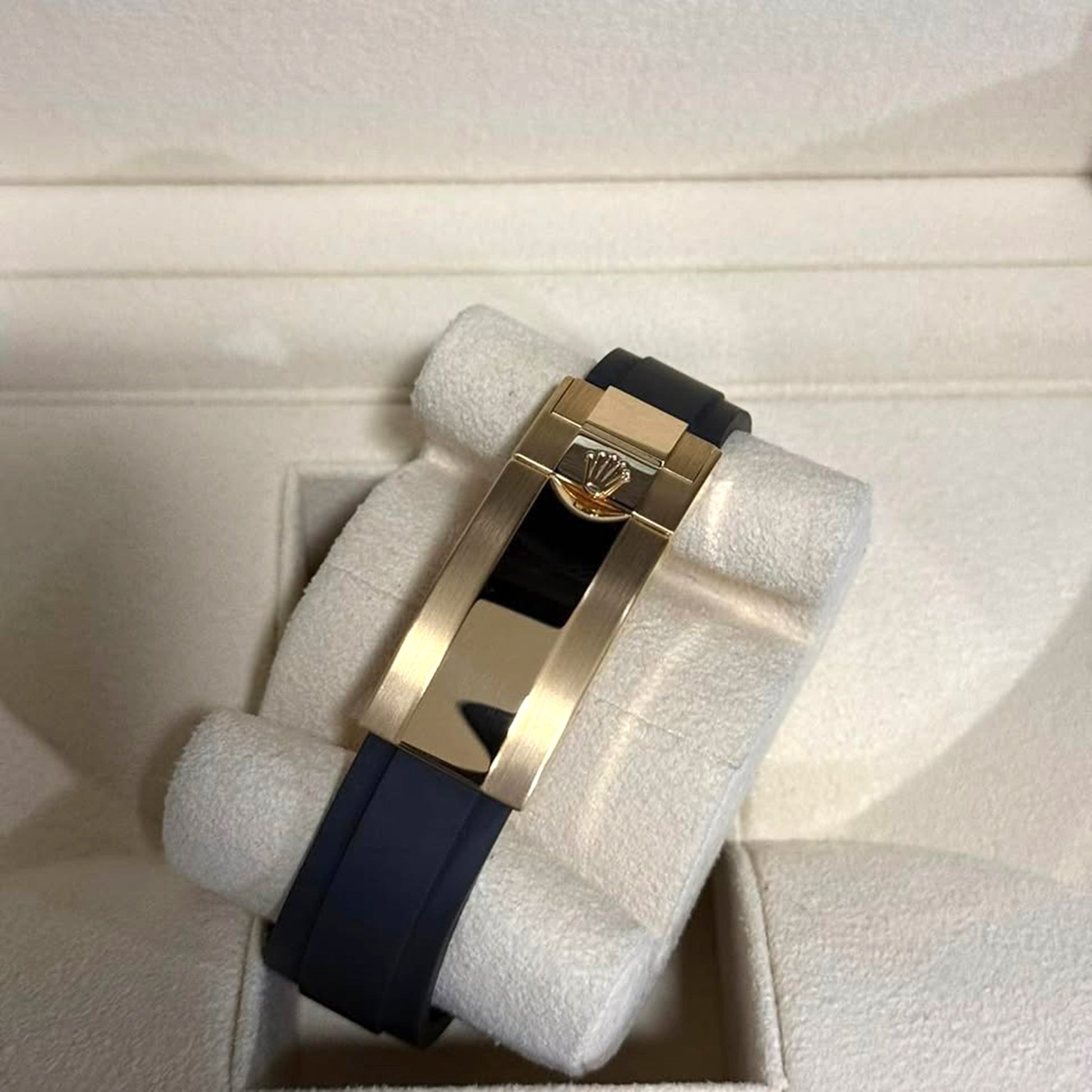Rolex Cosmograph Daytona 40mm, 18k Yellow Gold, Ref# 126518ln-0008