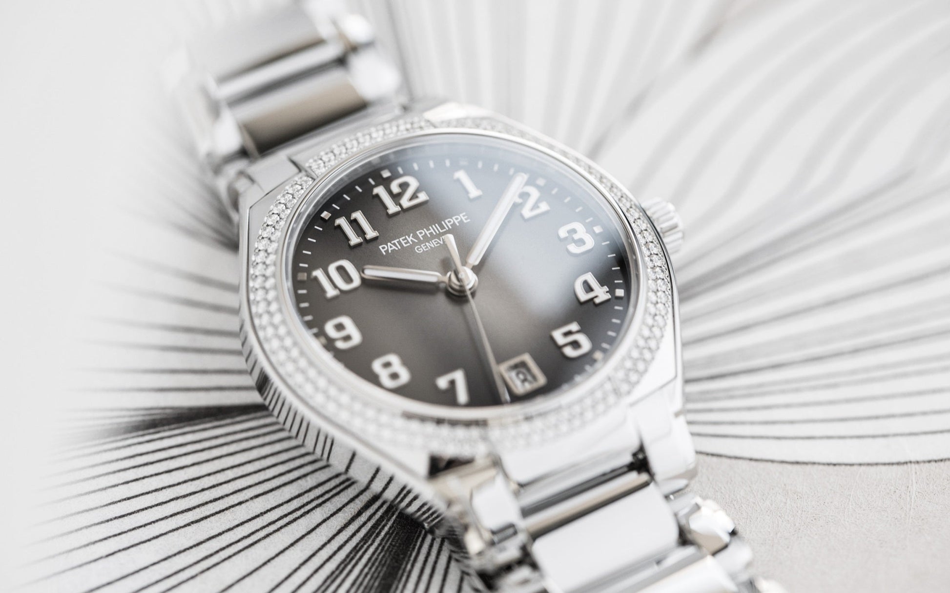 Patek Philippe Twenty~4 Automatic, Stainless Steel with 160 diamonds ~0,77ct, 36mm, Ref# 7300/1200A-010