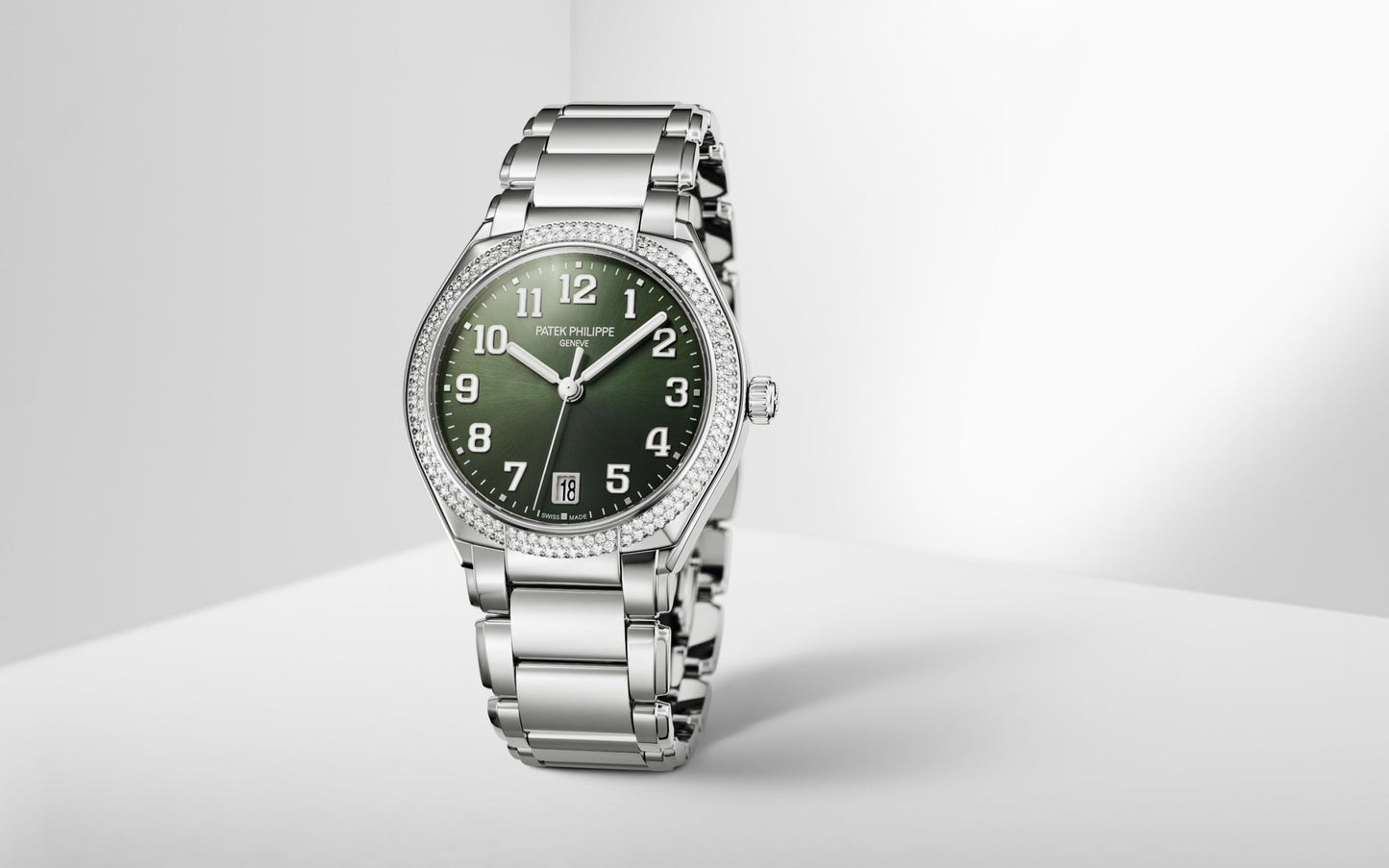 Patek Philippe Twenty~4 Automatic, Stainless Steel with 160 diamonds ~0,77ct, 36mm, Ref# 7300/1200A-011