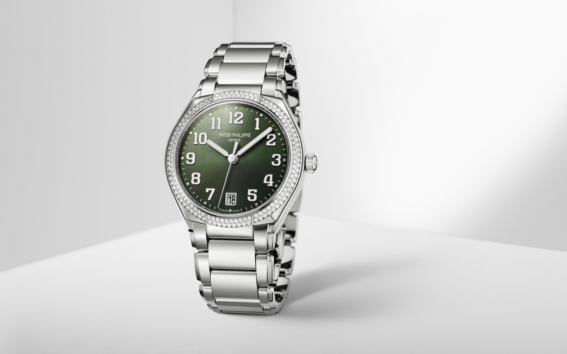 Patek Philippe Twenty~4 Automatic, Stainless Steel with 160 diamonds ~0,77ct, 36mm, Ref# 7300/1200A-011