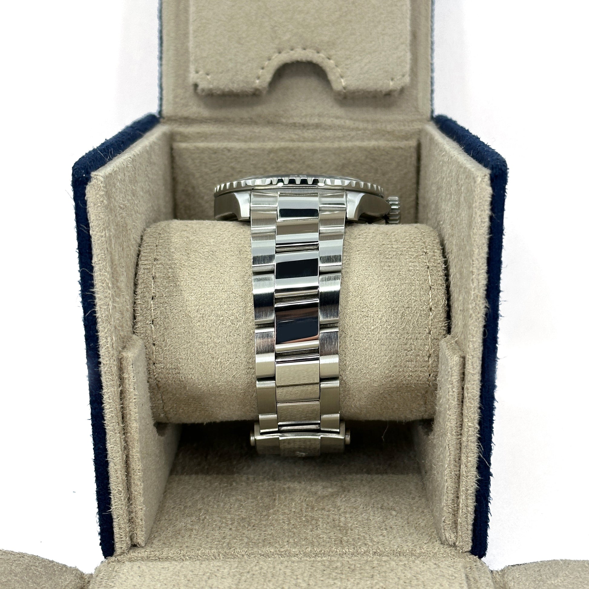 Breitling Superocean Automatic Ref# A17375E71C1A1, box and papers