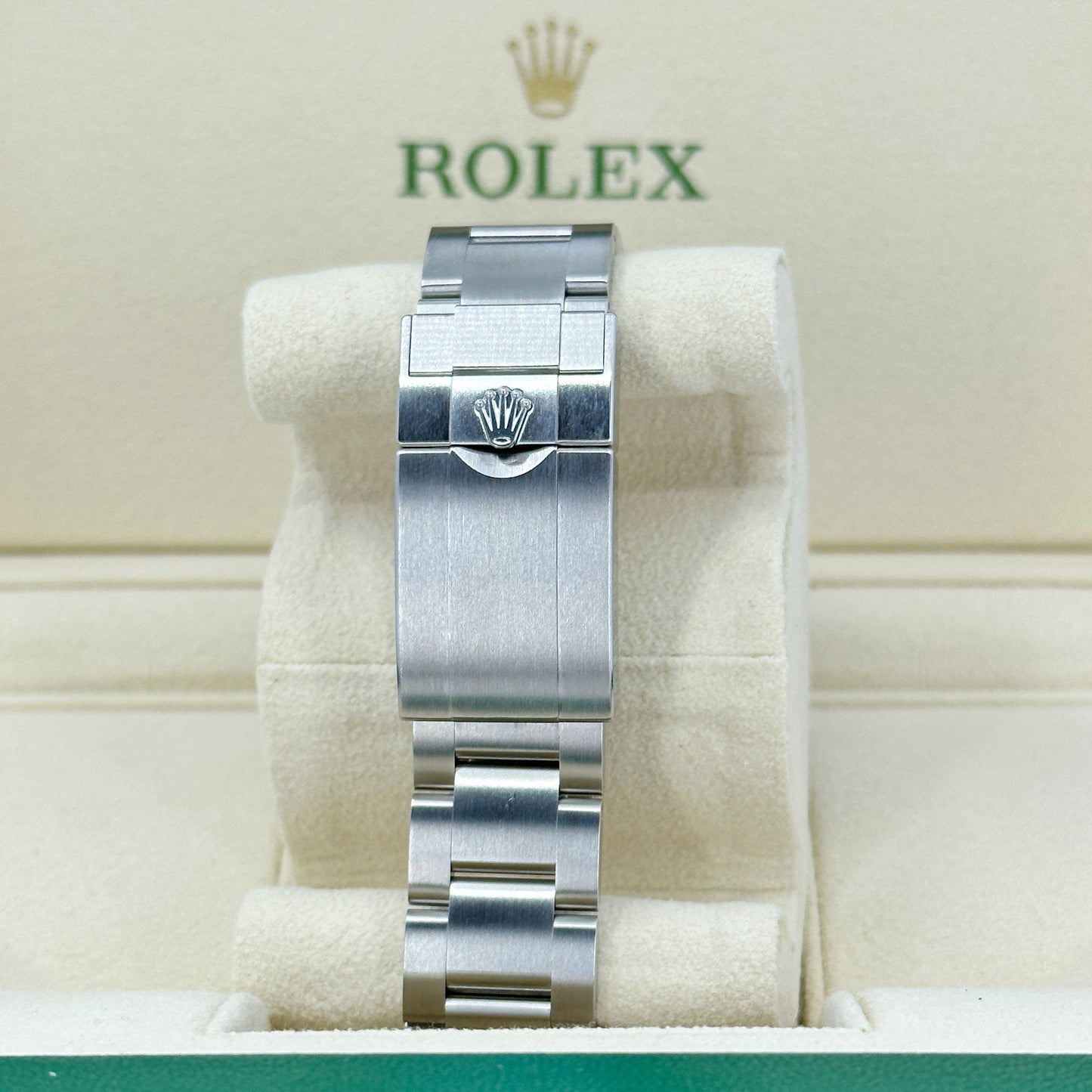 Rolex Explorer II Oystersteel Ref# 226570-0002