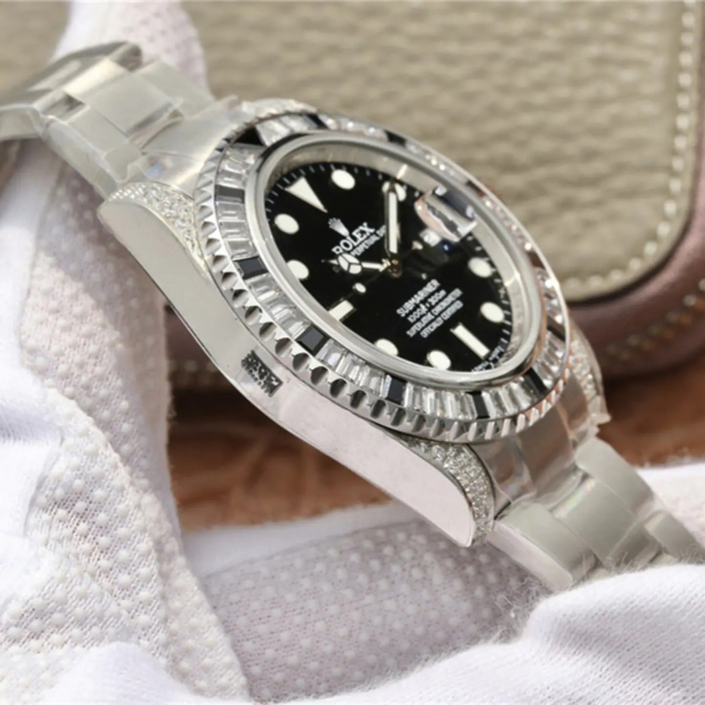Rolex Submariner Date Silver Black Diamond, 40mm, Ref#116610LN