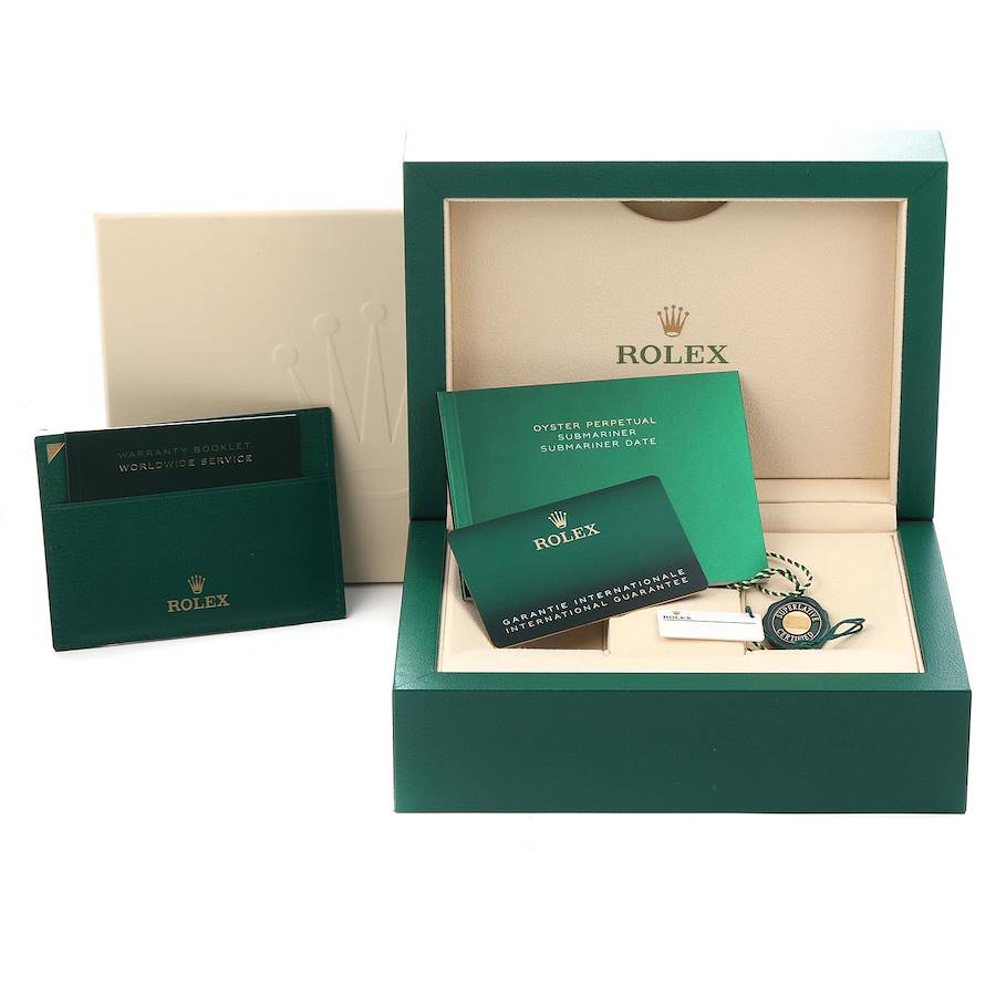 Rolex Submariner Date, 18k Yellow Gold, 41mm, Ref# 126618lb-0002