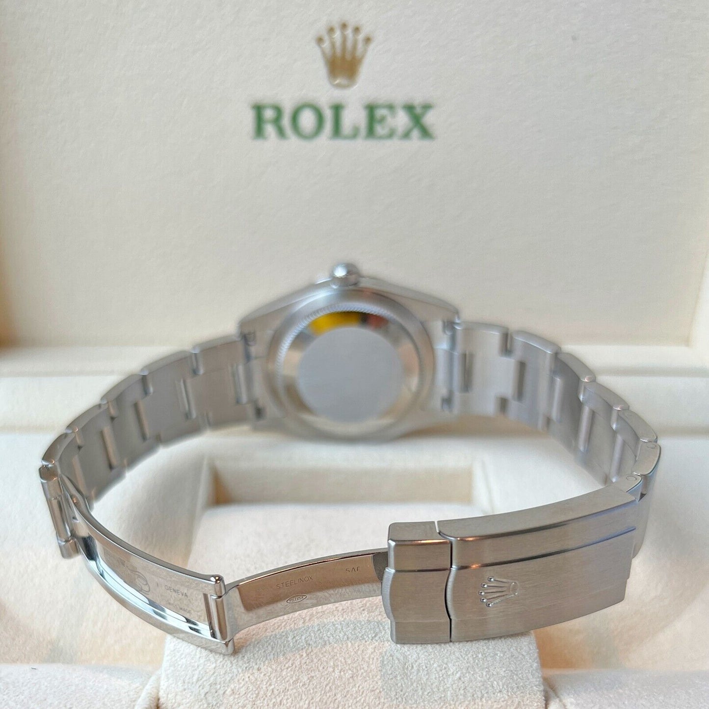 Rolex, Oyster Perpetual Ladies, Pink Dial, 34mm, Oystersteel, Ref# 124200-0004