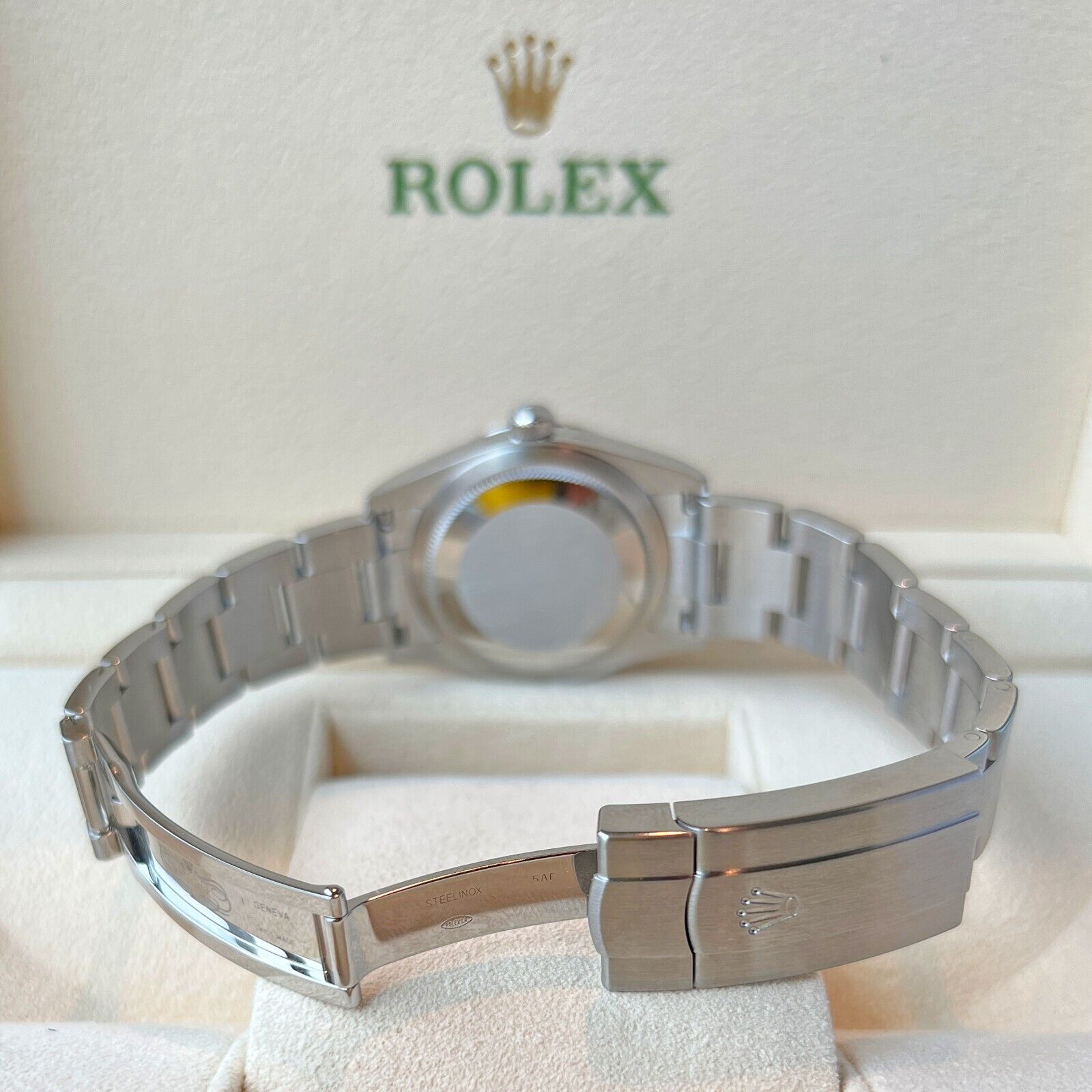 Rolex, Oyster Perpetual Ladies, Pink Dial, 34mm, Oystersteel, Ref# 124200-0004