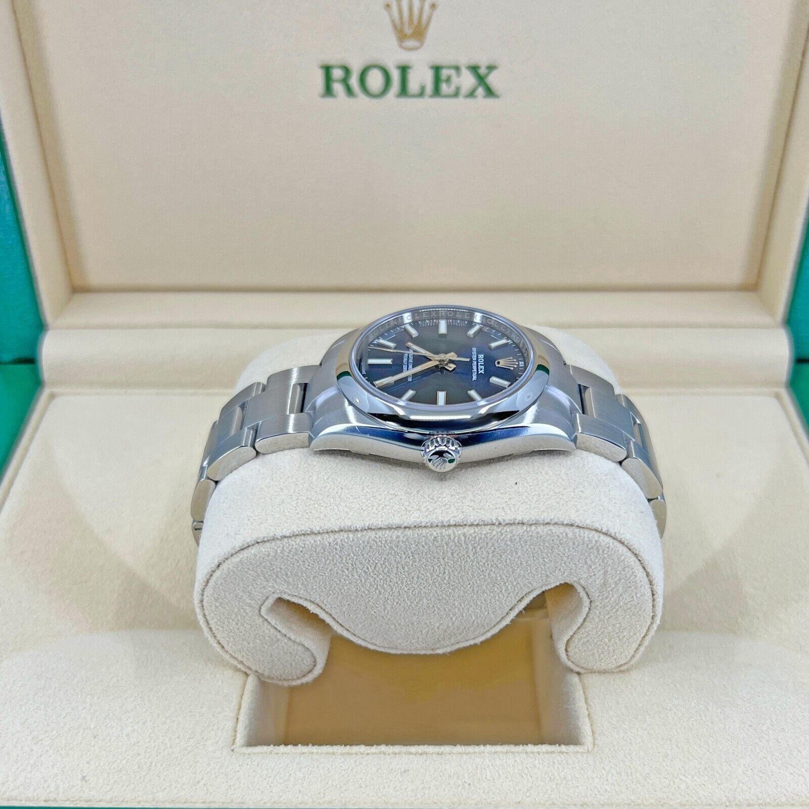 Rolex Oyster Perpetual No Date, Stainless Steel, 34mm, Bright blue, Oyster, Ref# 124200-0003
