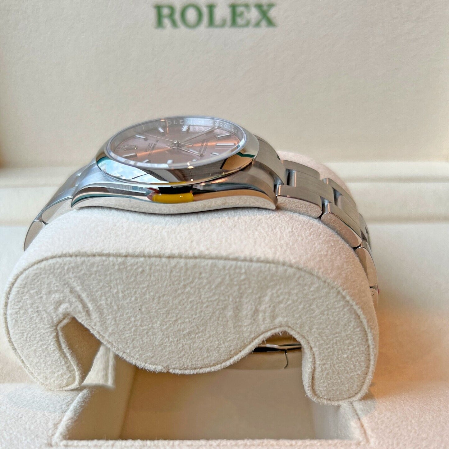Rolex, Oyster Perpetual Ladies, Pink Dial, 34mm, Oystersteel, Ref# 124200-0004