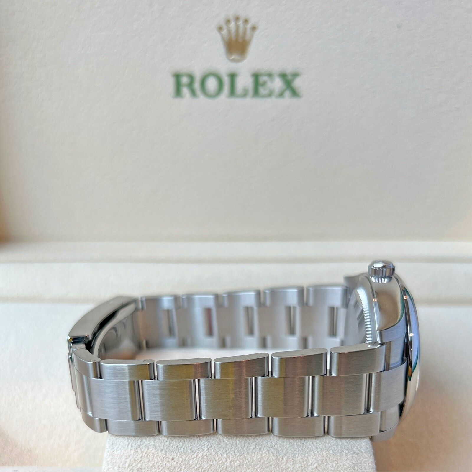 Rolex, Oyster Perpetual Ladies, Pink Dial, 34mm, Oystersteel, Ref# 124200-0004