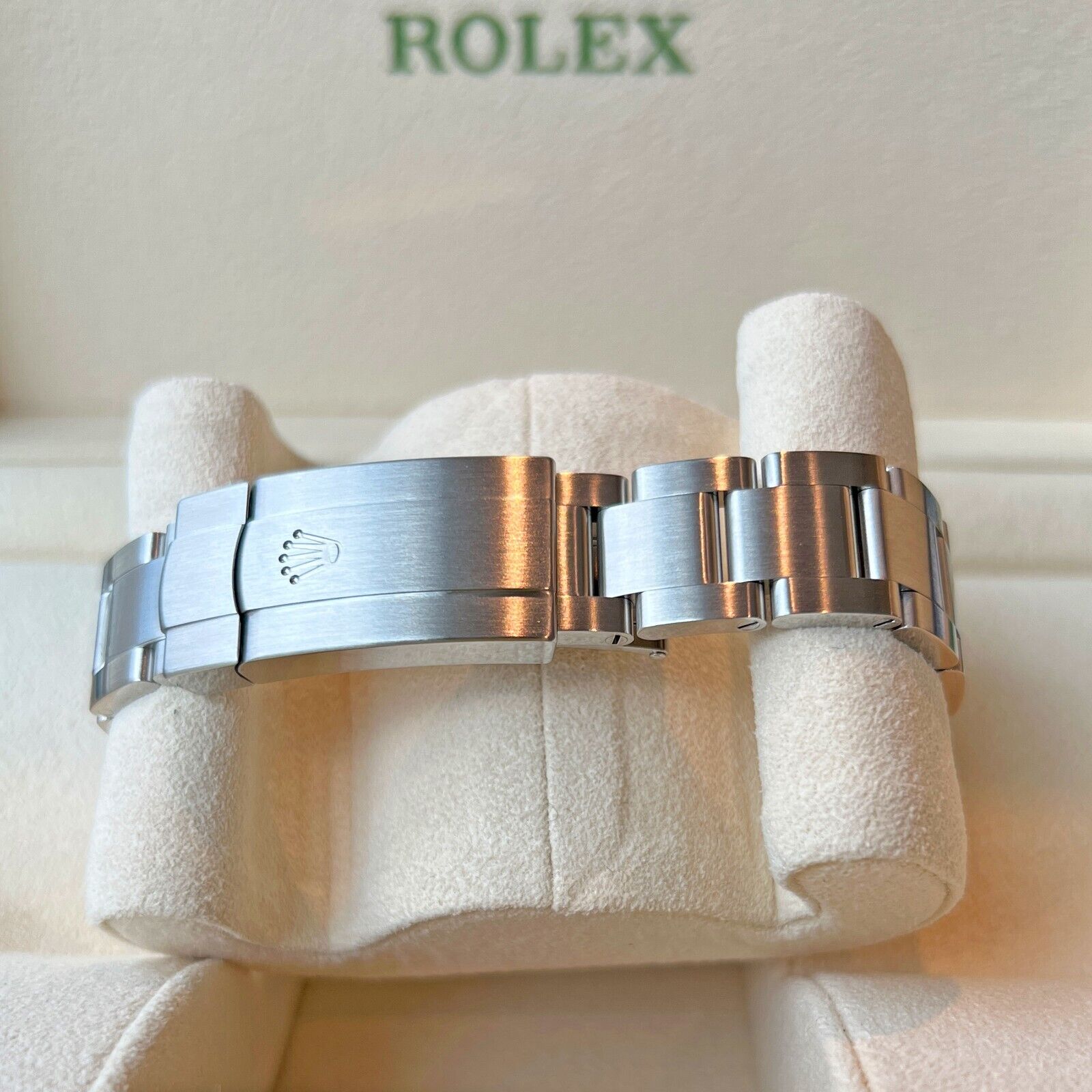 Rolex, Oyster Perpetual Ladies, Pink Dial, 34mm, Oystersteel, Ref# 124200-0004