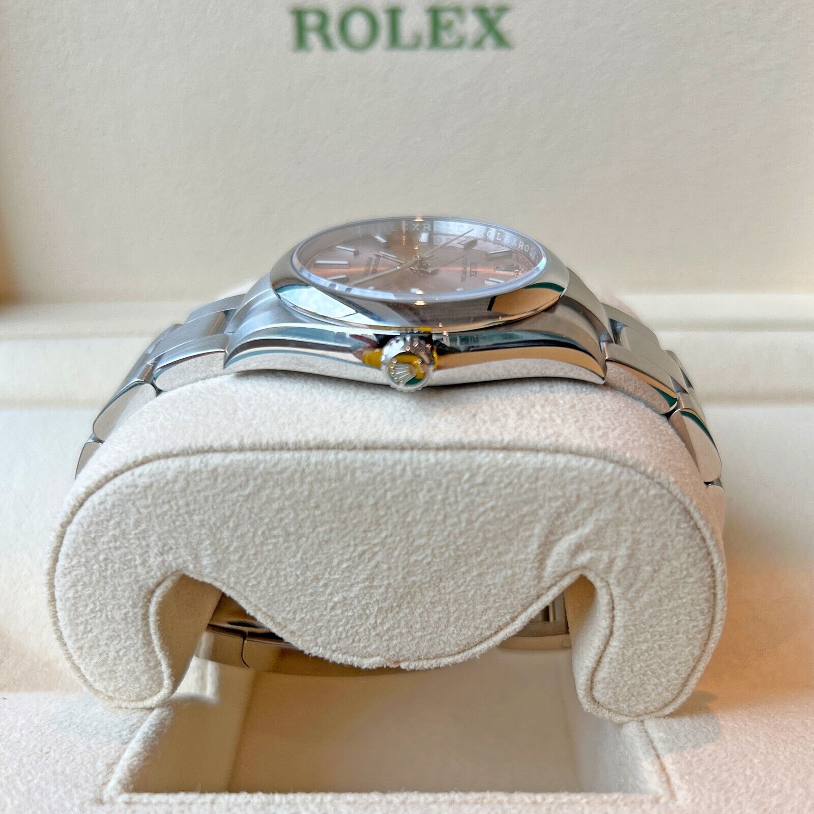 Rolex, Oyster Perpetual Ladies, Pink Dial, 34mm, Oystersteel, Ref# 124200-0004